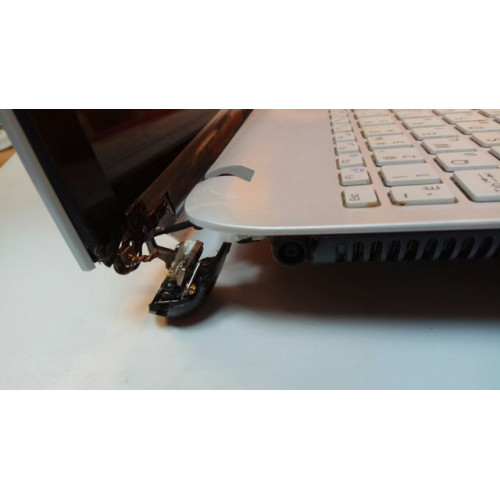 Ремонту корпусу ноутбука